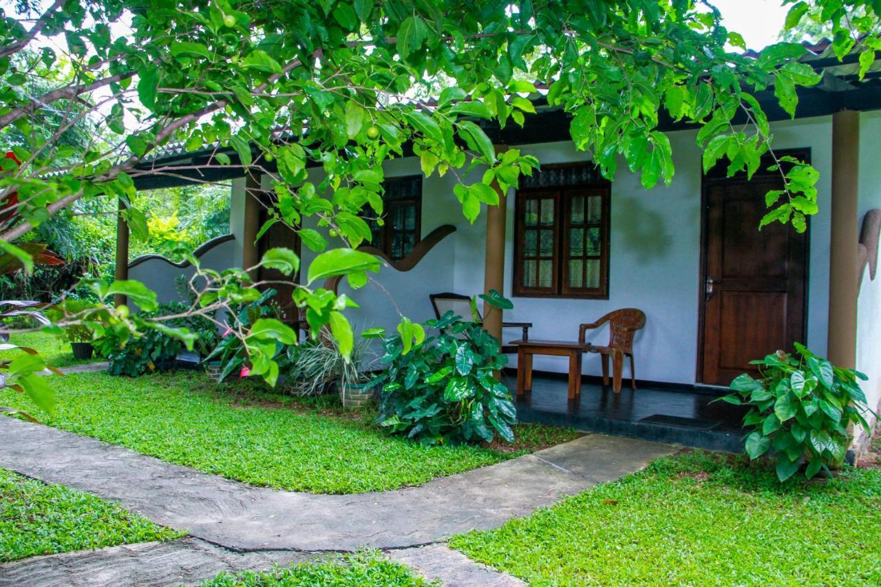 Nimsara Lodge Сигирия Екстериор снимка