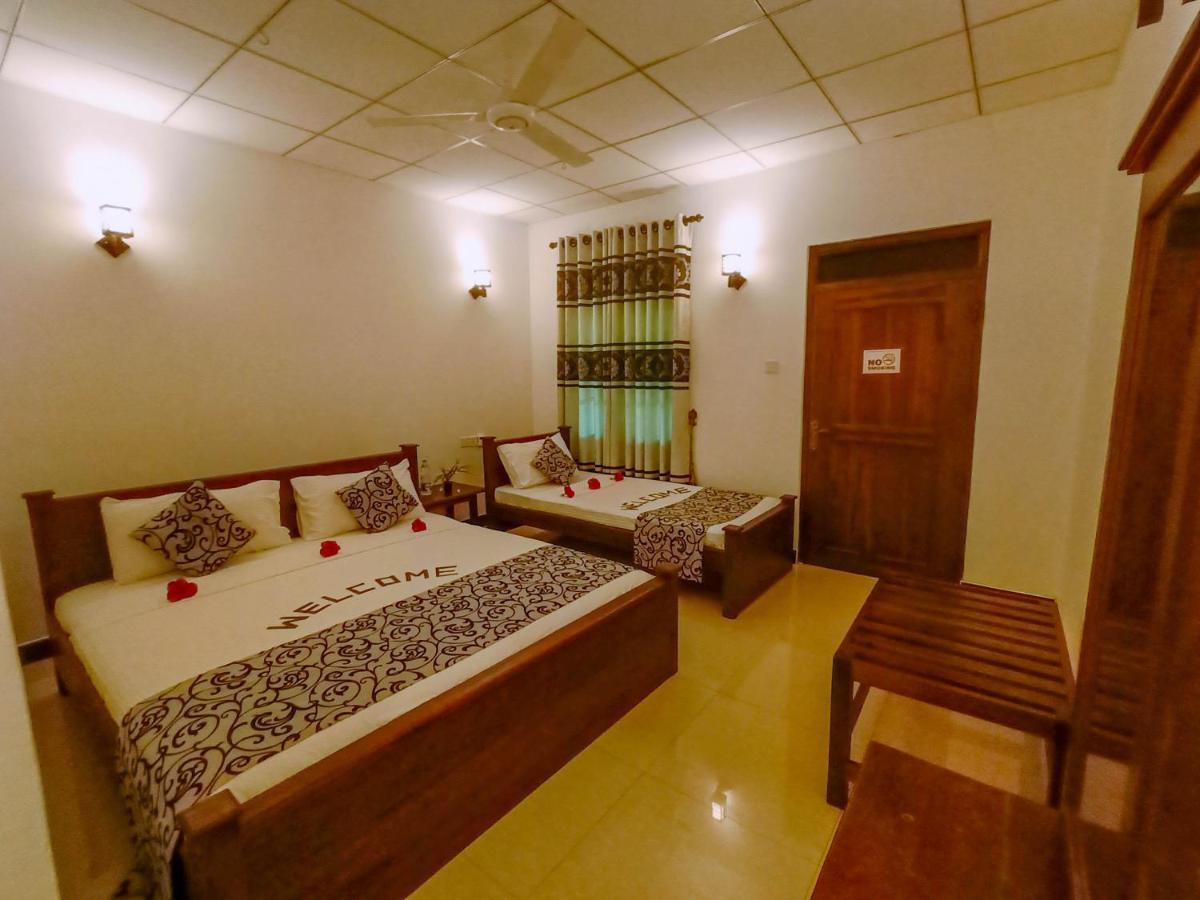 Nimsara Lodge Сигирия Екстериор снимка