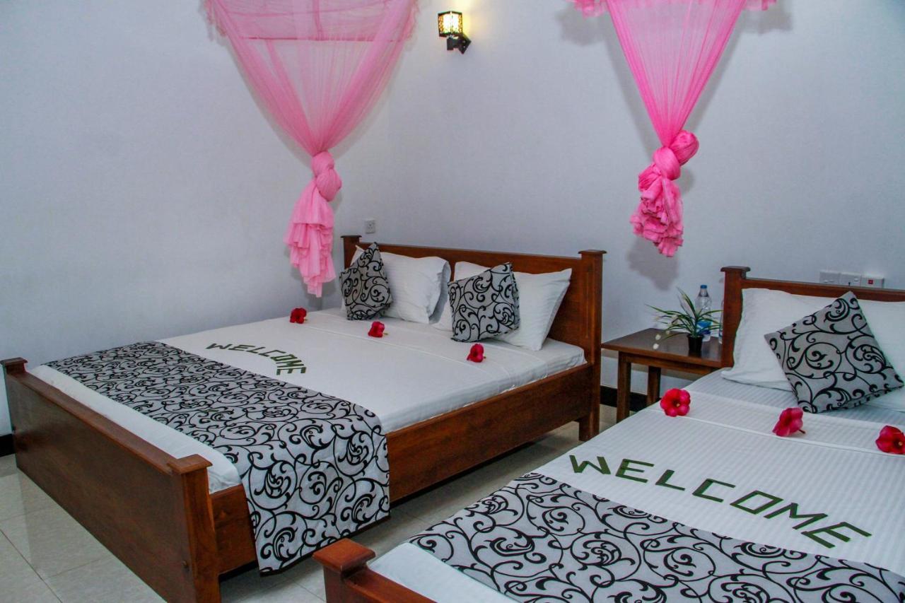Nimsara Lodge Сигирия Екстериор снимка
