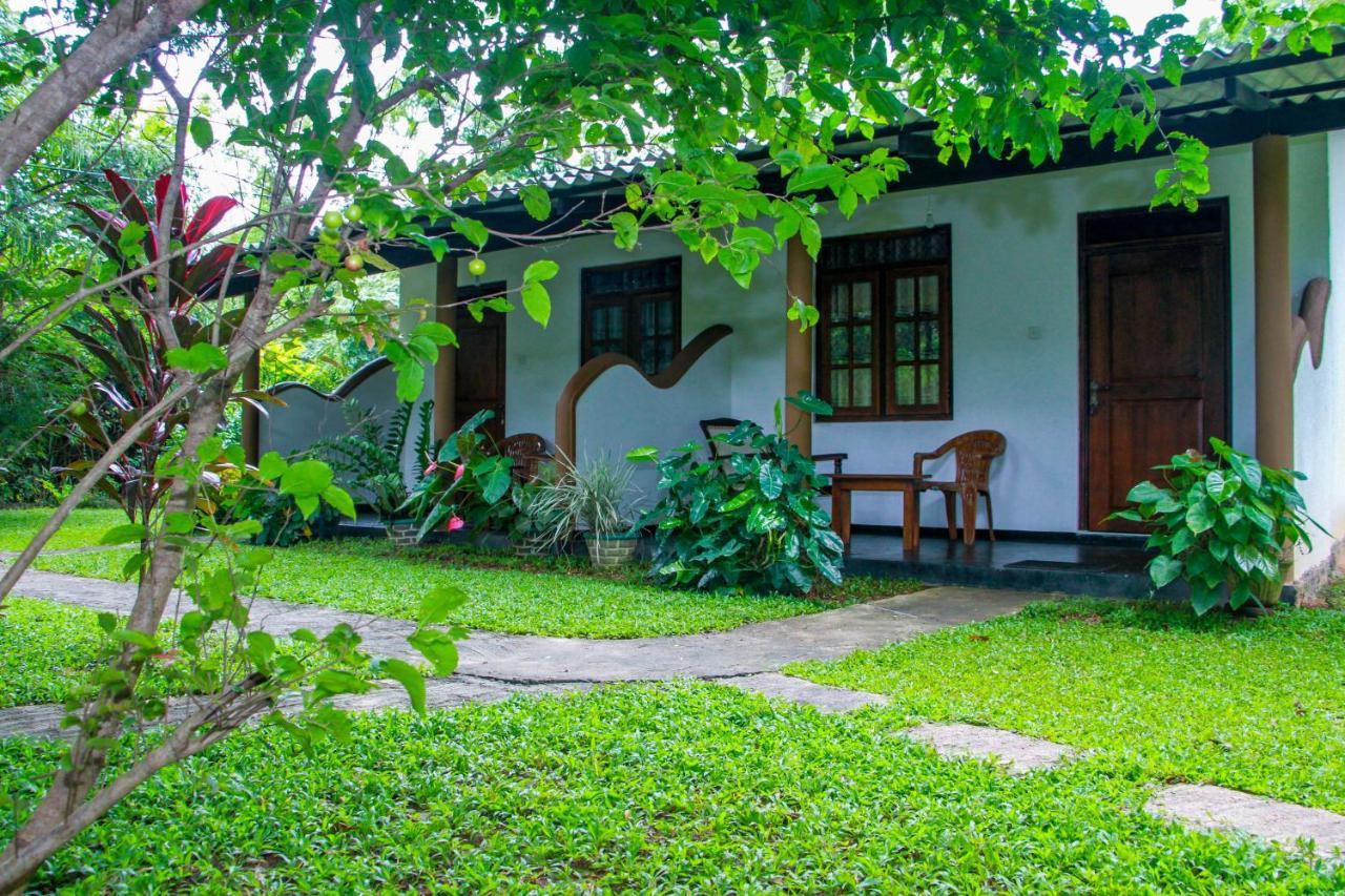 Nimsara Lodge Сигирия Екстериор снимка