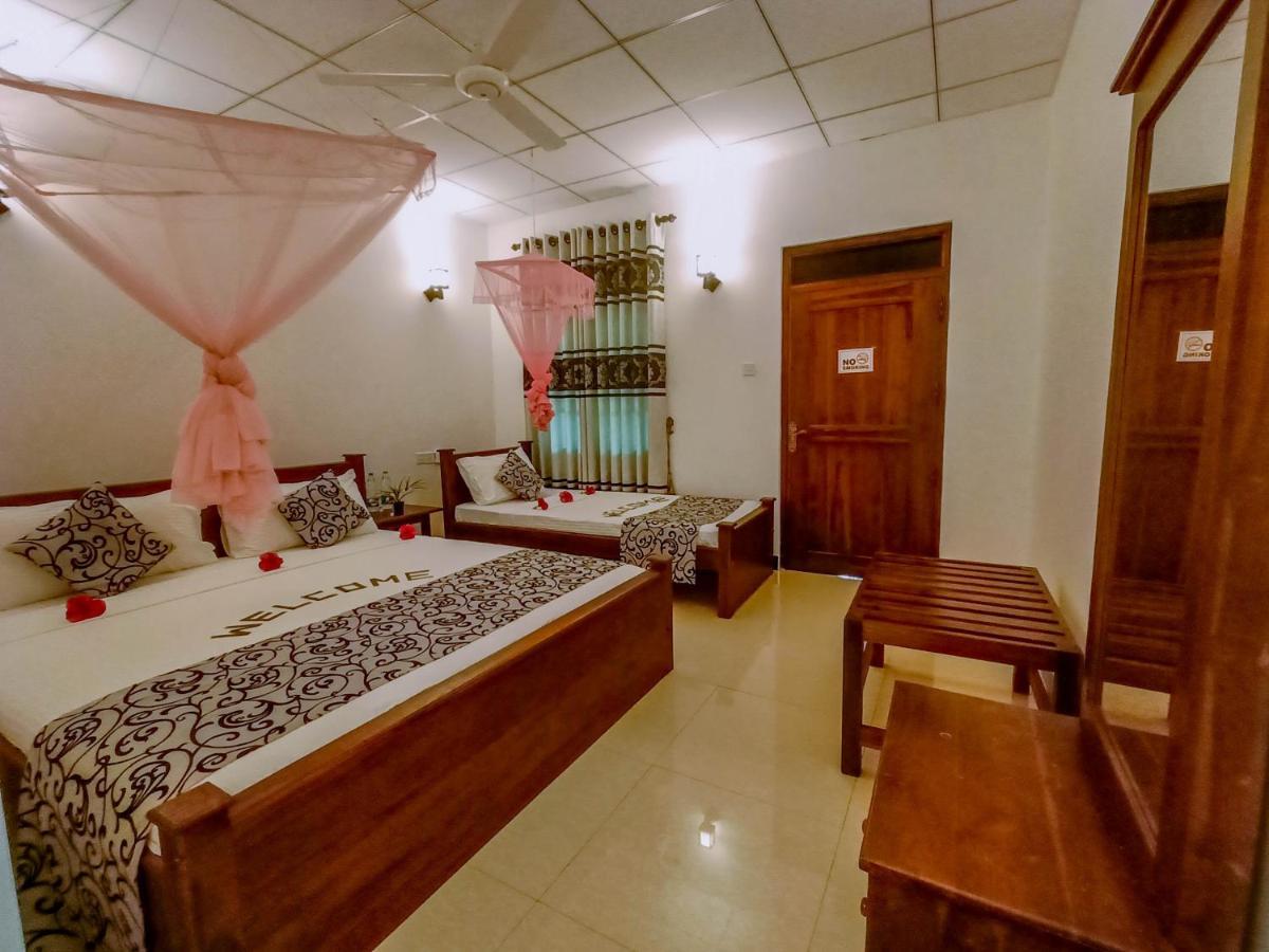 Nimsara Lodge Сигирия Екстериор снимка
